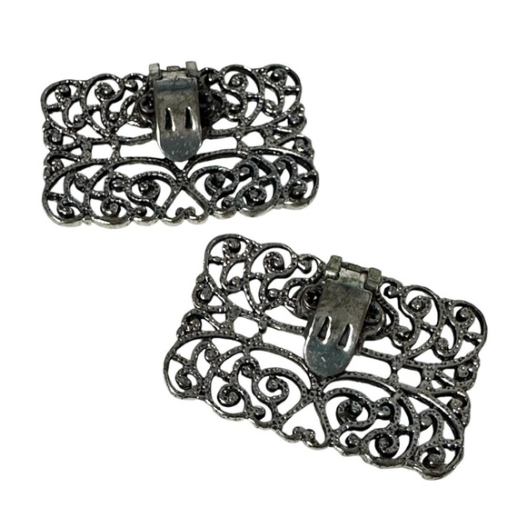 Brighton Silver Swirl Decorative Shoe Clips - Picture 3 of 3